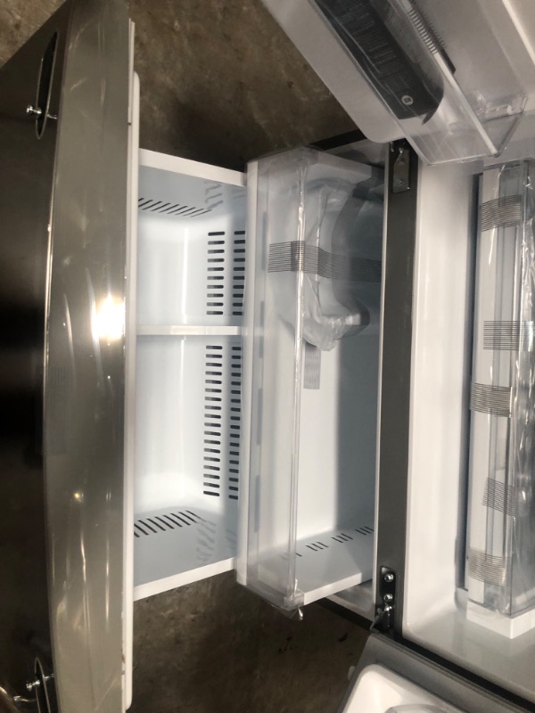 Photo 10 of LG 27.7-cu ft Smart French Door Refrigerator with Ice Maker (Fingerprint Resistant) ENERGY STAR