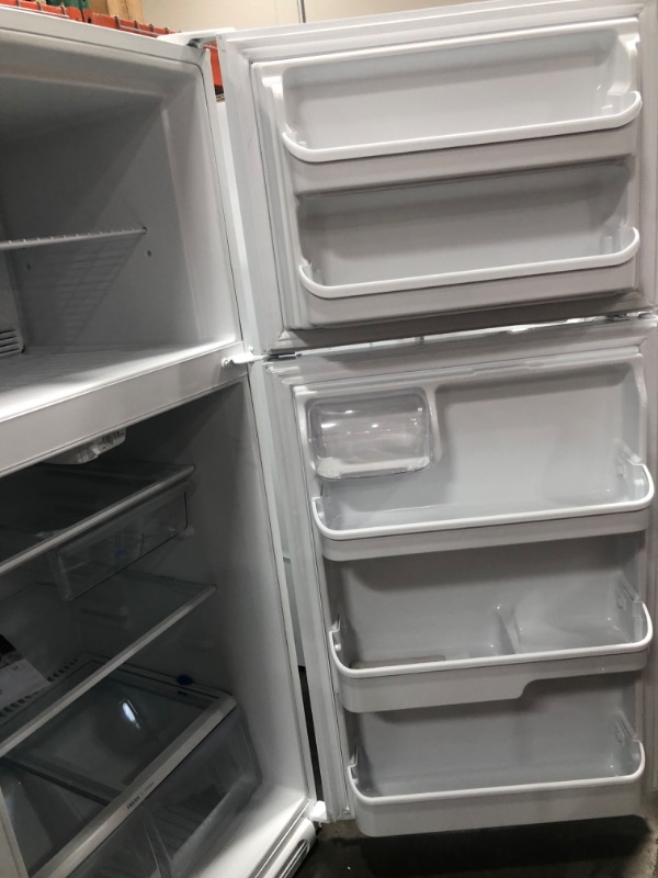 Photo 4 of Frigidaire 20.5-cu ft Top-Freezer Refrigerator (White)