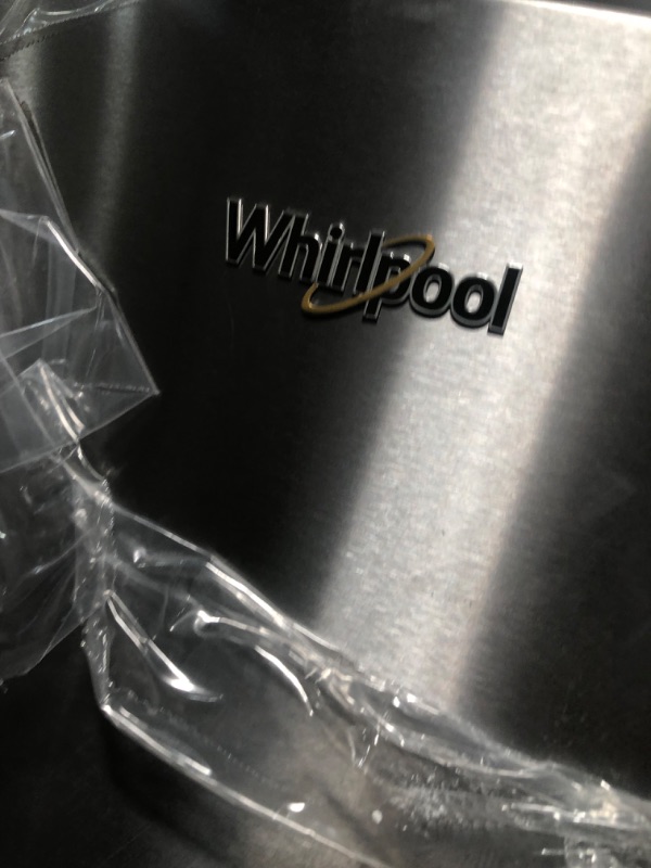 Photo 6 of Whirlpool 21.4-cu ft Side-by-Side Refrigerator with Ice Maker (Fingerprint Resistant Stainless Steel)