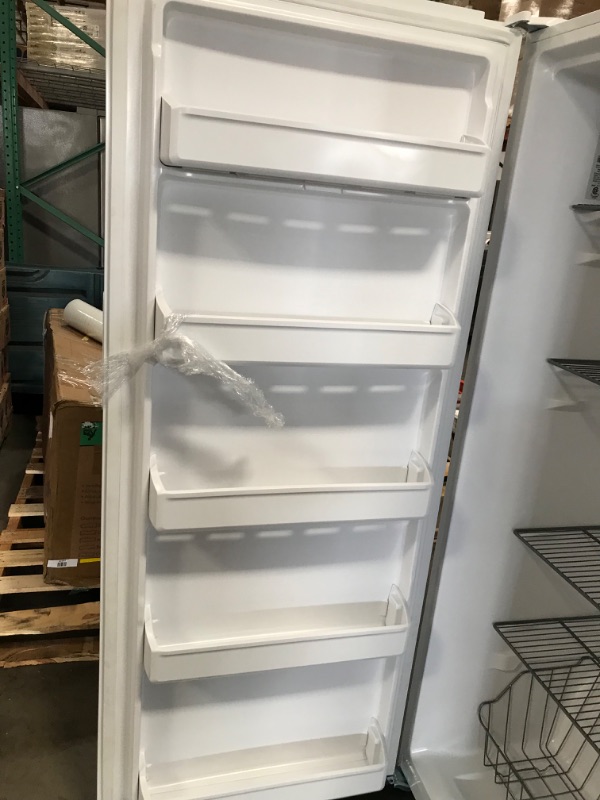 Photo 3 of Frigidaire Garage Ready 15.5-cu ft Frost-free Upright Freezer (White)