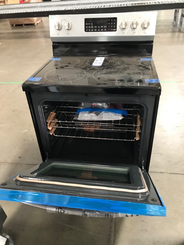 Photo 10 of Frigidaire Gallery 30-in Smooth Surface 5 Elements 5.7-cu ft Self-Cleaning Air Fry Convection Oven Freestanding Electric Range (Fingerprint Resistant Stainless Steel)