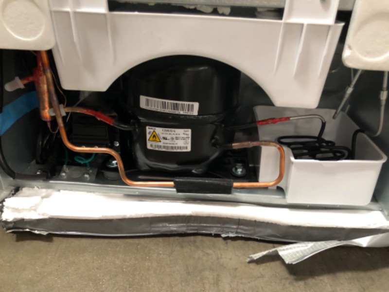 Photo 1 of 10.1 cu. ft. Top Freezer Refrigerator in White
