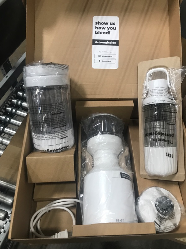 Photo 4 of **BRAND NEW** Beast Blender + Hydration System | Blend Smoothies and Shakes, Infuse Water, Kitchen Countertop Design, 1000W (Cloud White)