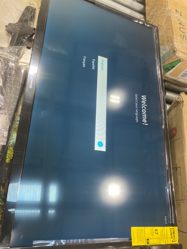 Photo 2 of SAMSUNG 32-inch Class LED Smart FHD TV 1080P (UN32N5300AFXZA, 2018 Model)