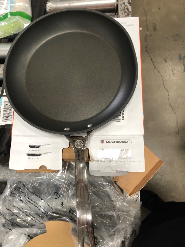 Photo 2 of * see images for damage *
Le Creuset Toughened Nonstick PRO Cookware  11" Fry Pan