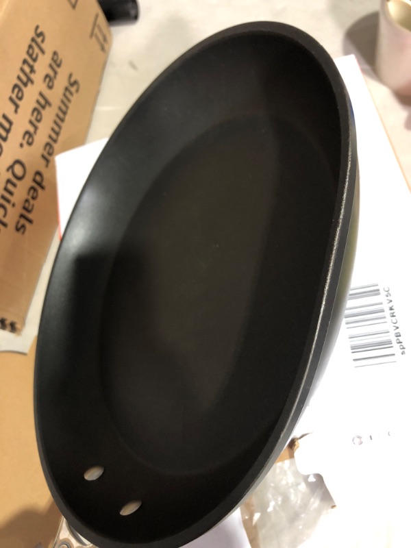 Photo 3 of * see images for damage *
Le Creuset Toughened Nonstick PRO Cookware  11" Fry Pan