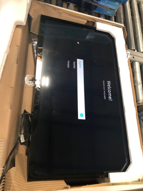 Photo 2 of SAMSUNG 32-inch Class LED Smart FHD TV 1080P (UN32N5300AFXZA, 2018 Model)