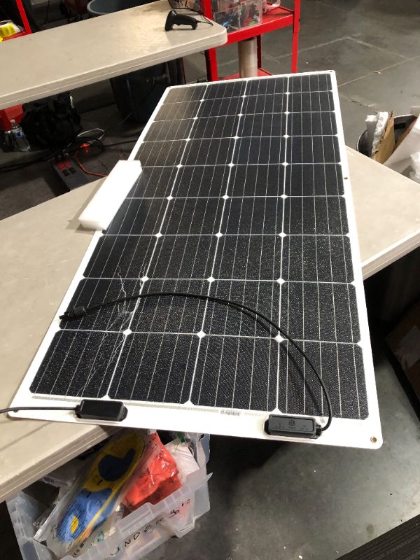 Photo 4 of ***UNTESTED - MAJOR DAMAGED - SEE PICTURES***
Renogy Flexible Solar Panel 175 Watt