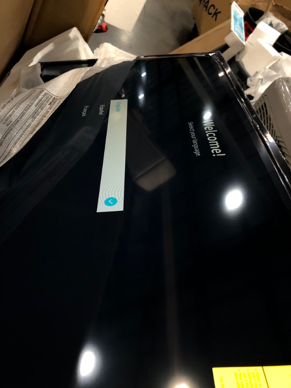 Photo 1 of SAMSUNG 32-inch Class LED Smart FHD TV 1080P (UN32N5300AFXZA, 2018 Model)