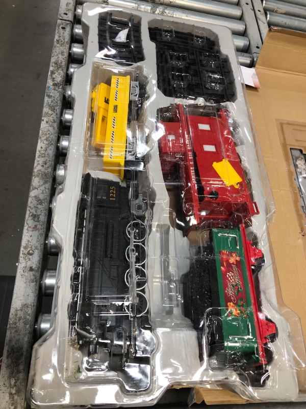 Photo 1 of [FOR PARTS, READ NOTES]
[STOCK PHOTO]
Lionel New York Central Ready-to-Play Set, Battery Powered Model Train Set with Remote
