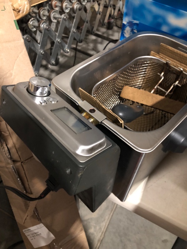 Photo 5 of [FOR PARTS, READ NOTES]
Breville BDF500XL Smart Fryer, Brushed Stainless Steel