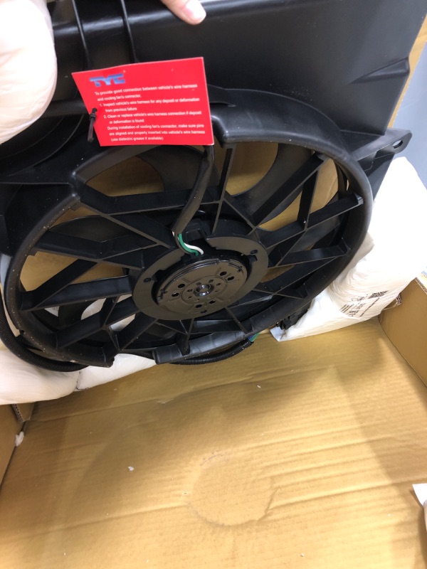 Photo 2 of ***DAMAGED***AUTOMOTIVE COOLING FAN UNKNOWN MODEL
