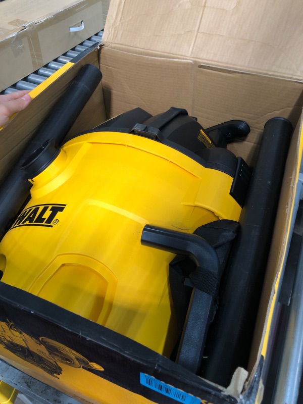 Photo 2 of DEWALT 9 Gallon Wet/Dry VAC, Heavy-Duty Shop Vacuum with Attachments, 5 Peak HP, with Blower Function, DXV09PA, Yellow