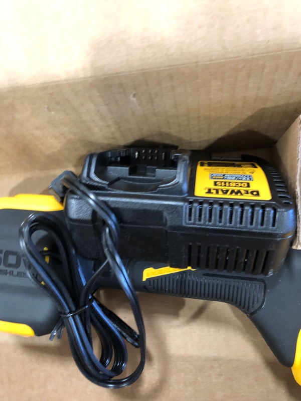 Photo 3 of 60V MAX Brushless Cordless Battery Powered Attachment Capable String Trimmer Kit, (1) FLEXVOLT 3Ah Battery and Charger