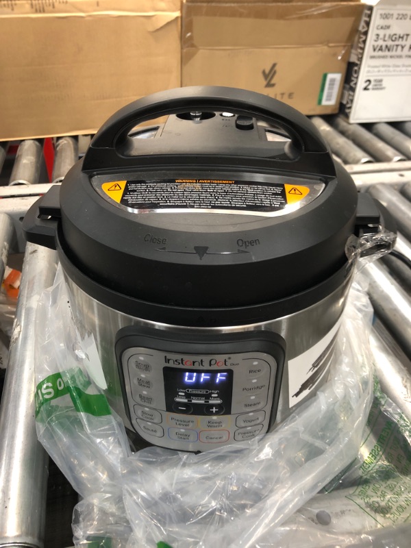 Photo 2 of * used * minor damage * see images *
Instant Pot Duo 7-in-1 Electric Pressure Cooker, Slow Cooker, Rice Cooker, Steamer, Sauté