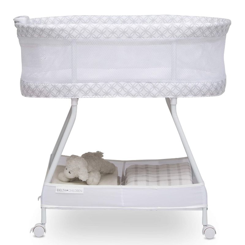 Photo 1 of Delta Children Sweet Dreams Bassinet  Bedside Portable 
