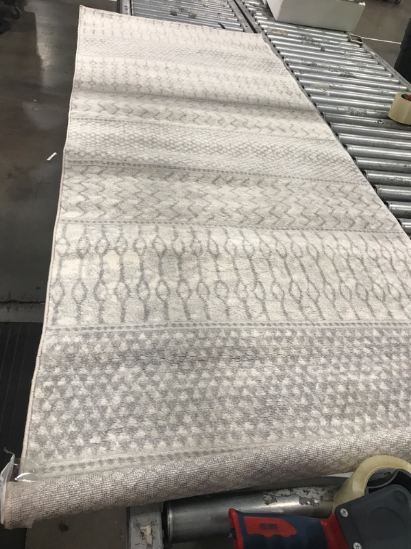 Photo 1 of Abbie & Allie Rugs Monaco MOC-2306 Silver Rug