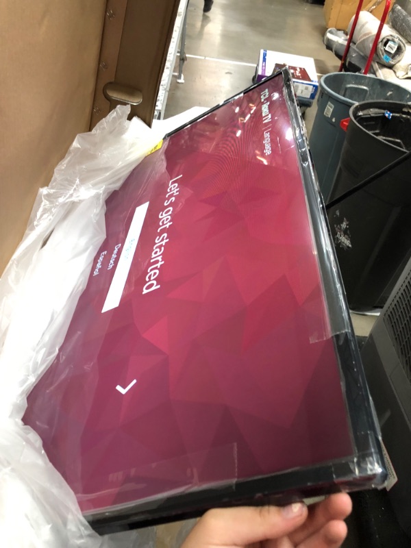 Photo 1 of TCL 32" Class 3-Series HD 720p LED Smart Roku TV - 32S355