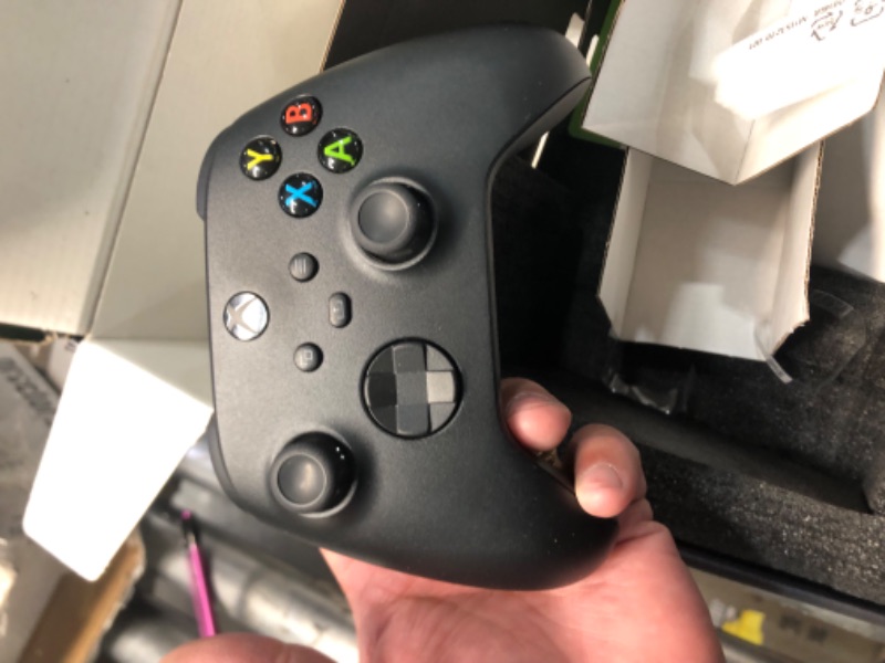 Photo 5 of Xbox Series X Console AND REMOTE
