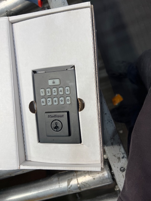 Photo 1 of * used * missing keys * see all images *
Kwikset 9260CNT-15S Contemporary SmartCode Keypad Electronic Deadbolt SmartKey 