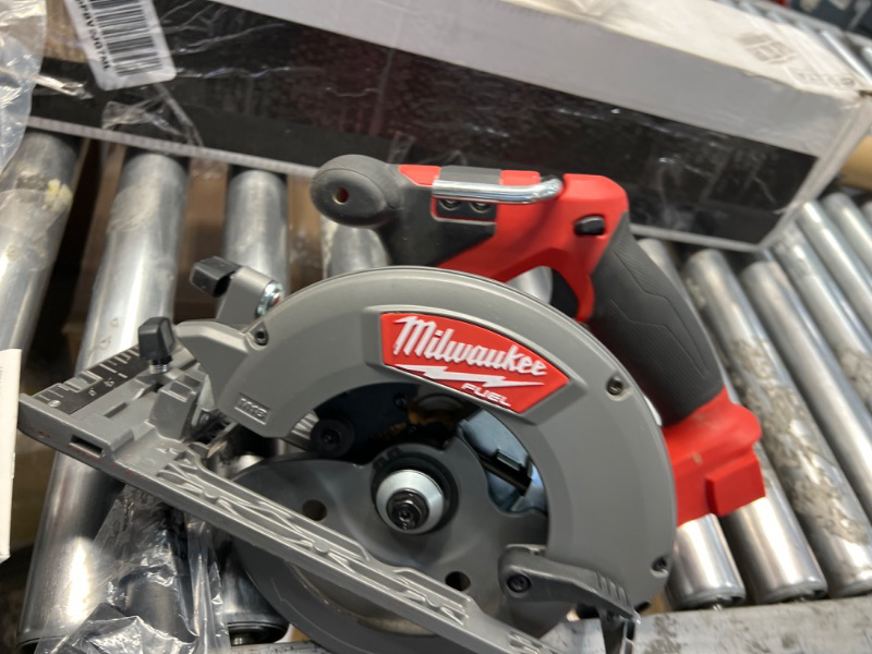 Photo 4 of * important * see clerk notes * 
Milwaukee 2732-20 M18 FUEL 7-1/4 in. Circular Saw