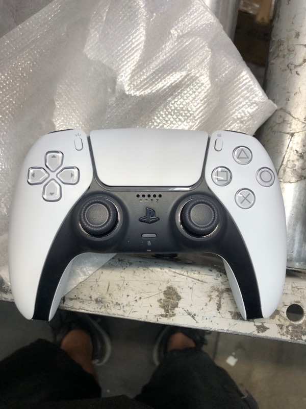 Photo 1 of PlayStation®5 Console – Call of Duty® Modern Warfare® III Bundle

