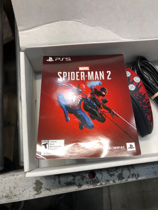 Photo 5 of PlayStation 5 Console – Marvel’s Spider-Man 2 Limited Edition Bundle
