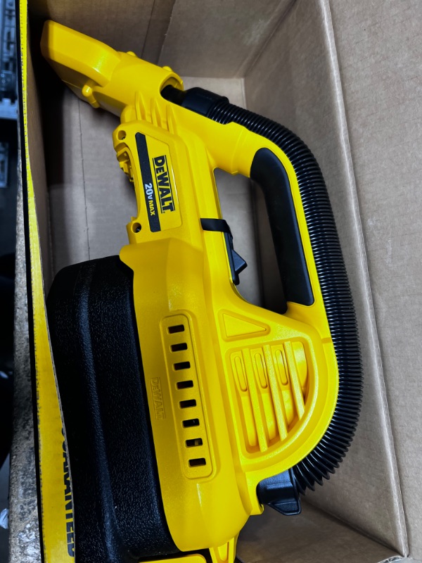 Photo 3 of DEWALT 20V Cordless Vacuum(TOOL ONLY)