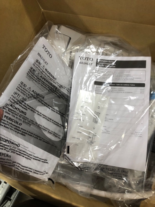 Photo 1 of (READ FULL POST) TOTO SW3083#01 WASHLET C5 Round Electronic Bidet Toilet Seat, C5Round, Cotton White
