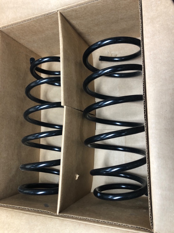 Photo 2 of MOOG 81621 Coil Spring Set