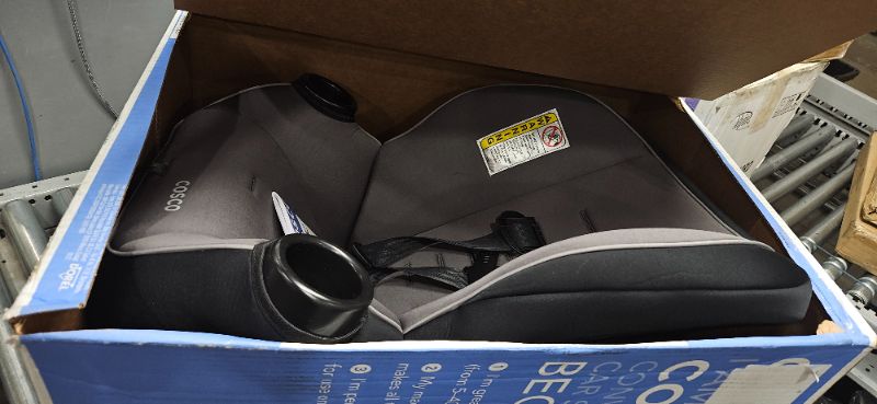 Photo 1 of Cosco Onlook 2-in-1 Convertible Car Seat, Rear-Facing 5-40 pounds and Forward-Facing 22-40 pounds and up to 43 inches, Black Arrows