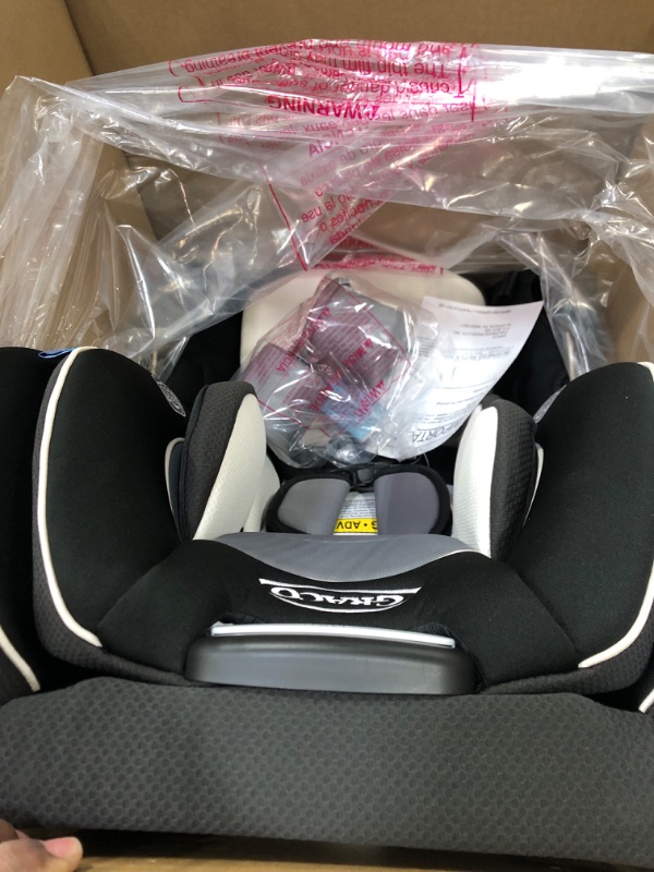 Photo 2 of Graco Extend2Fit Convertible Car Seat, Ride Rear Facing Longer with Extend2Fit, Gotham 2-in-1 Gotham