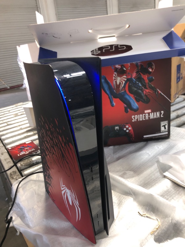 Photo 3 of PlayStation 5 Console – Marvel’s Spider-Man 2 Limited Edition Bundle
