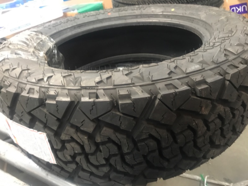 Photo 2 of Venom Power Terra Hunter X/T XT Truck/SUV All-Terrain Mud Off-Road Radial Tire-275/60R20 275/60/20 275/60-20 115T Load Range SL 4-Ply BSW Black Side Wall