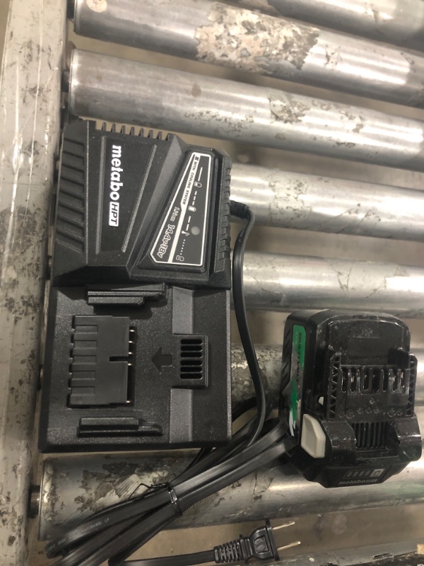 Photo 4 of *does not work* Bundle of Metabo HPT Cordless 18V MultiVolt™ Framing Nailer Kit + Metabo HPT Framing Nails | 20302SHPT NR1890DRST w/ Framing Nails (1,000 Count)