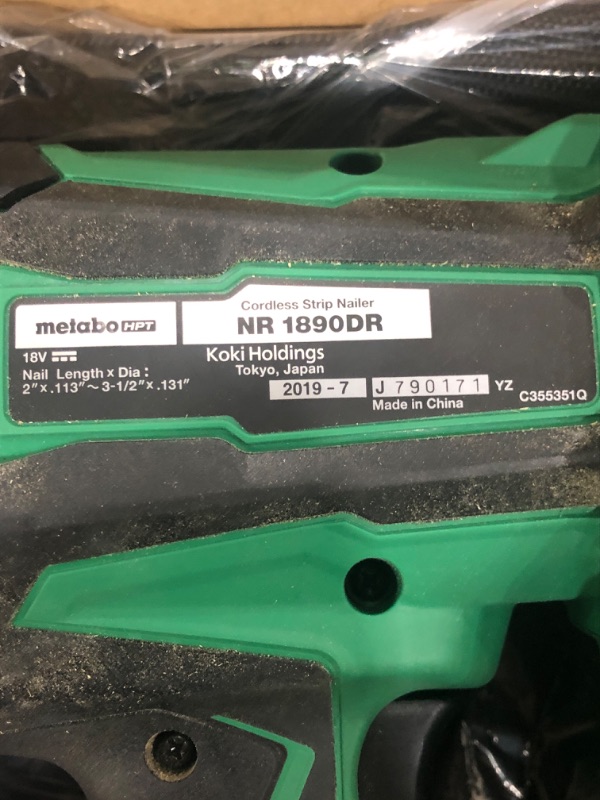 Photo 3 of *does not work* Bundle of Metabo HPT Cordless 18V MultiVolt™ Framing Nailer Kit + Metabo HPT Framing Nails | 20302SHPT NR1890DRST w/ Framing Nails (1,000 Count)