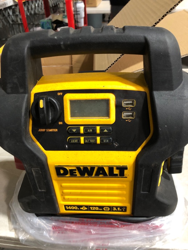 Photo 2 of * used * screen does not power on * see images * 
DEWALT DXAEJ14-Type2 Digital Portable Power Station Jump Starter - 1600 Peak Amps with 120 PSI Compressor
