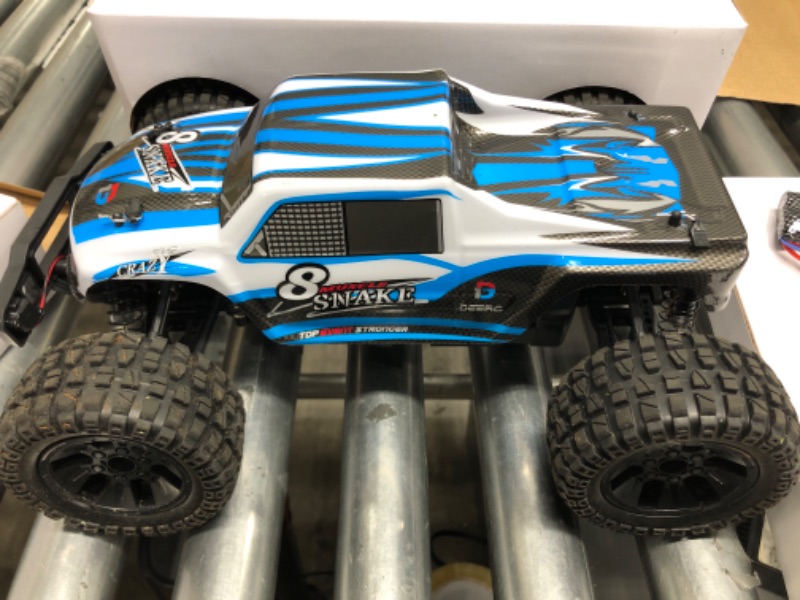 Photo 3 of DEERC 9200E Large Hobby RC Cars, 48 KM/H 1:10 Scale Fast High Speed Remote Control Car for Adult Boy, 4WD 2.4GHz Off Road Monster RC Truck Toy All Terrain Racing,2 Batteries for 40 Min Play