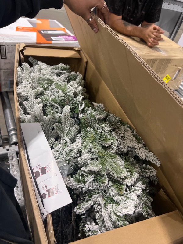 Photo 2 of [ Very Thick & Realistic Feel ] 6 Feet Pre-Lit Snow Flocked Aspen Artificial Christmas Tree, 965 Branch Snowy Tips, 340 Warm Lights,Heavily Flocked, Metal Stand and Hinged Branches Xmas Holiday Decor