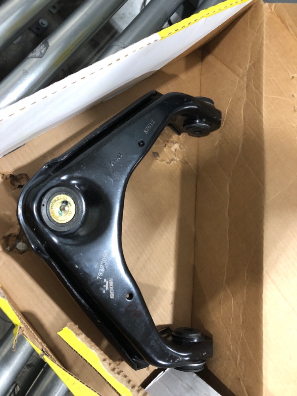 Photo 2 of MOOG CK620054 Suspension Control Arm and Ball Joint Assembly front upper