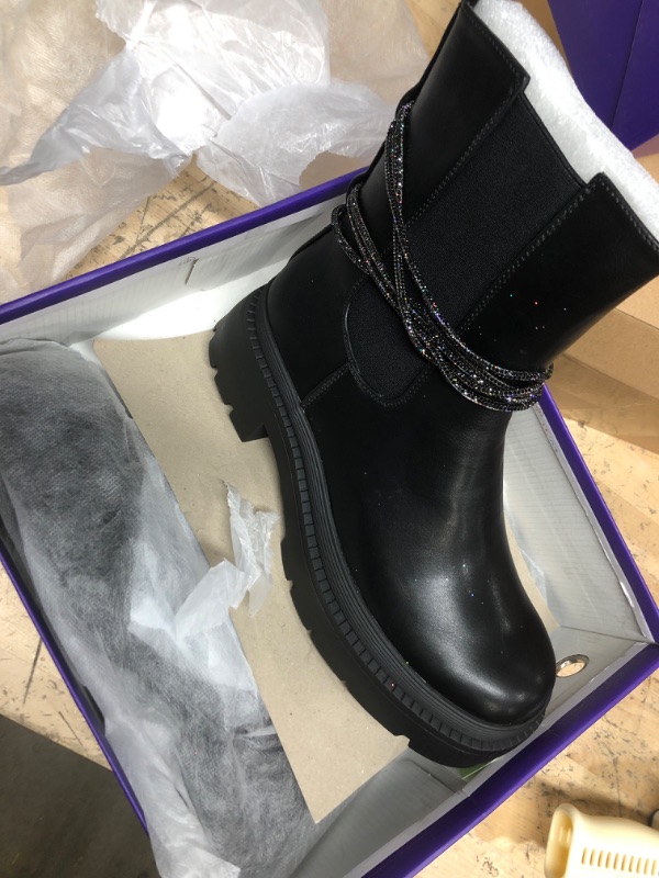 Photo 1 of BLACK WOMENS SIZE 10 BOOT