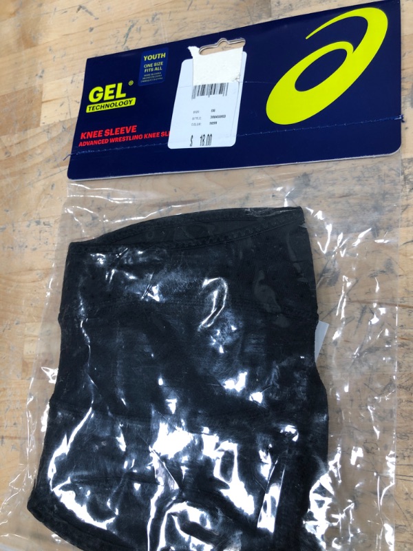 Photo 2 of Youth ASICS Gel Super Sleeve
