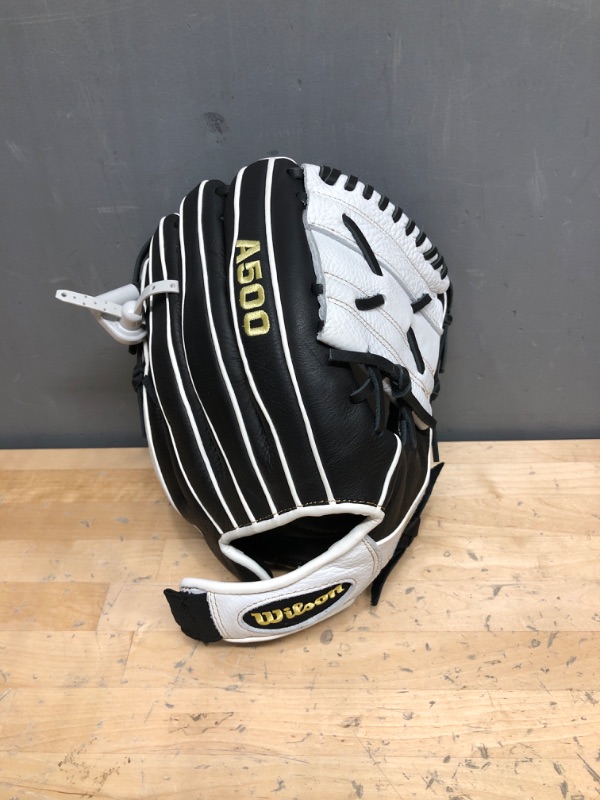 Photo 2 of **NOTES** WILSON 2022 A550 Siren Fastpitch Softball Glove Series Right Hand Throw 12" Black/White/Blonde