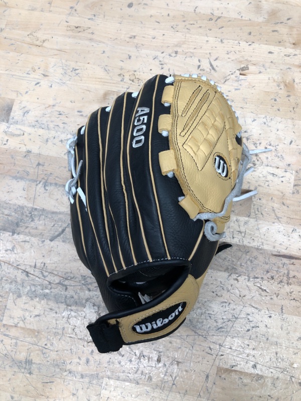 Photo 2 of * used *
WILSON 2022 A550 Siren Fastpitch Softball Glove Series Right Hand Throw 12.5" Black/Blonde/White
