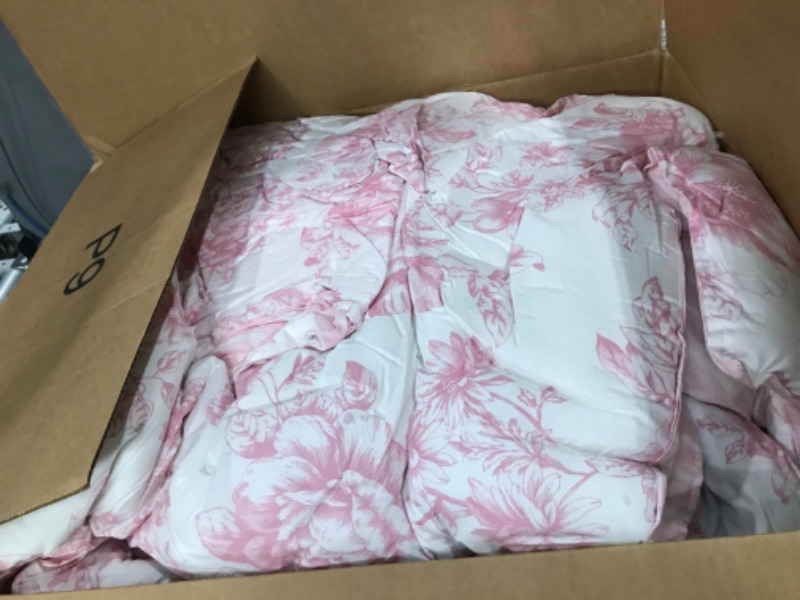 Photo 1 of Laura Ashley Home - Lidia Collection - Quilt Set - 100% Cotton, Reversible, Lightweight & Breathable Bedding, Pre-Washed for Added Softness, Twin, Pink