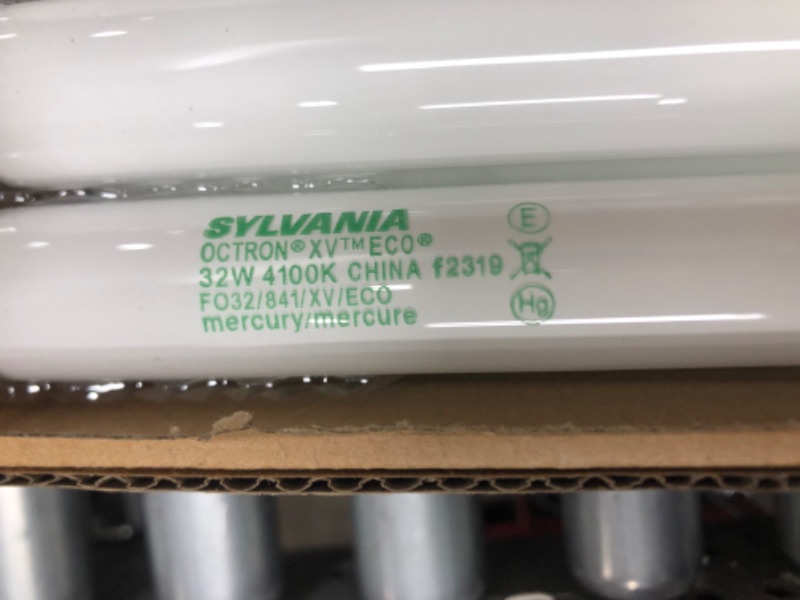 Photo 2 of SYLVANIA OCTRON 800 XY ECOLOGIC T8 G13 32W 4100K 30PK