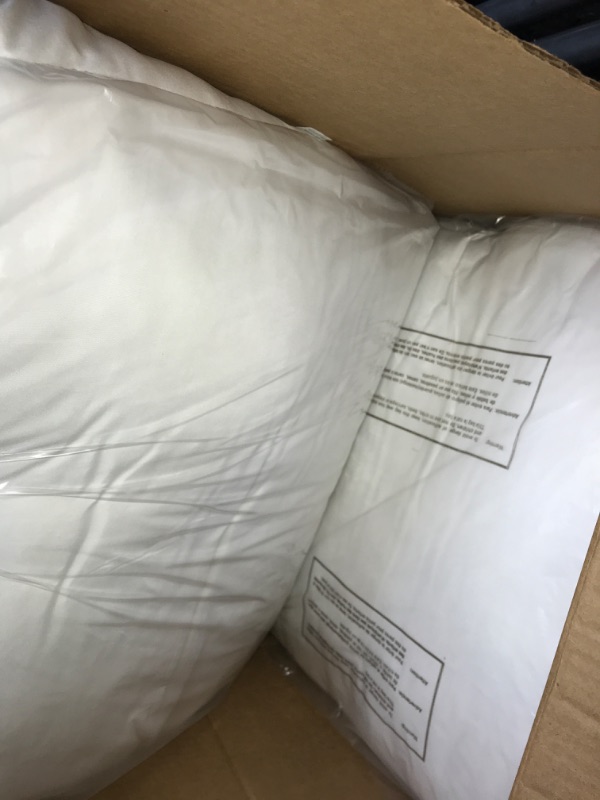 Photo 1 of 2 medium size pillows 2 pc (white)