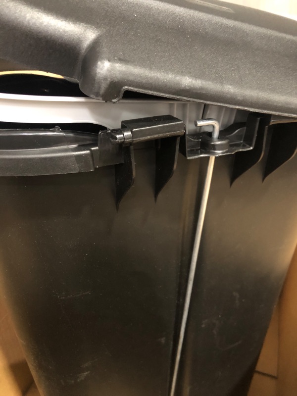 Photo 3 of * damaged * see images *
Rubbermaid Classic 13 Gallon Step-On Trash Can with Lid, Black Waste Bin for Kitchen Black Step On