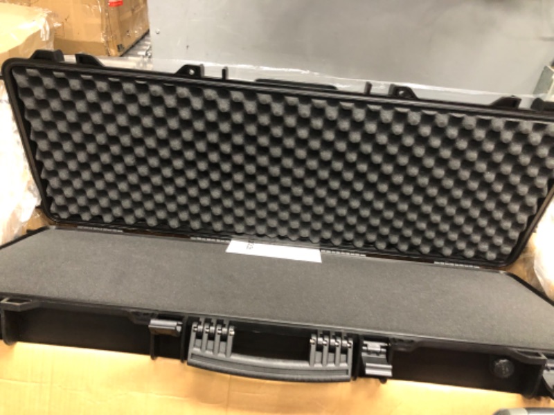 Photo 2 of VEVOR Tactical Range Case, Outdoor Tactical Hard Case with 3 Layers Fully-protective Foams, 42 inch lockable Hard Tactical Range Case with Wheels, IP67 Waterproof & Crushproof
