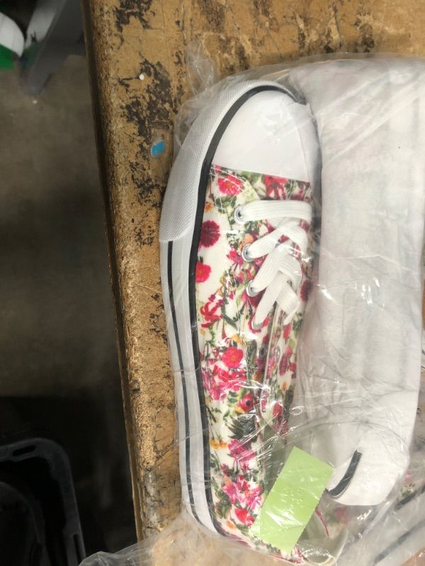 Photo 1 of WOMENS CASUAL SHOES FLORAL PRINT SIZE 9
